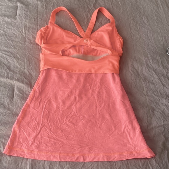 Lululemon tank size 6 - Picture 2 of 3